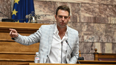 O Κασσελάκης καταργεί καταστατικό και πρόγραμμα γράφει η ΕΦΣΥΝ