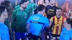 Ιταλία: Διαιτητής τιμωρήθηκε με αποκλεισμό από τη Serie A επειδή δεν έδωσε το χέρι σε γυναίκα επόπτη