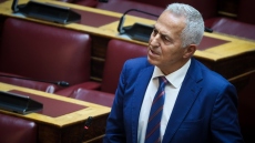 Ομάδα Αλήθειας: «Τρολάρει» τον Αποστολάκη για το πόσα «δεν ξέρω» χωράνε σε μία συνέντευξη – Δείτε βίντεο