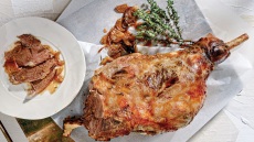 Προβατίνα στη λαδόκολλα