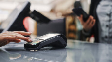 POS: Παράταση έως 29 Φεβρουαρίου στην υποχρεωτική αγορά τους σε 35 κλάδους