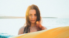 Εμμανουέλα Νινιράκη: Μια αγκαλιά  τραγούδια