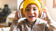 Έρευνα: Κίνδυνοι για την ακοή των παιδιών από τον υπερβολικό θόρυβο