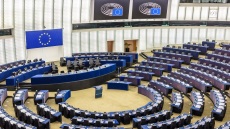 Όπισθεν ολοταχώς από την Eισαγγελία Βρυξελλών για το Qatargate: Δεν θα άρουμε την ασυλία κανενός ευρωβουλευτή 