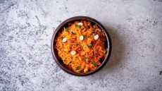 Καρότο: Πώς δίνει γευστικό βάθος και νοστιμιά στα πιάτα μας χωρίς να φαίνεται; (+συνταγές)