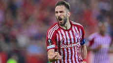 Τους «χόρεψε» και με άπιαστο σουτ έκανε το 1-0 για τον Ολυμπιακό ο Φορτούνης - Δείτε βίντεο