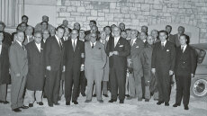 Γιώργος Σεφέρης: Άγνωστες ιστορίες  για το Νόμπελ που μας σήκωσε «λίγο ψηλότερα»