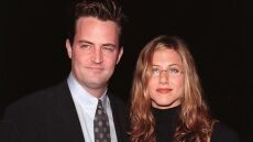 Τζένιφερ Άνιστον: Τα δάκρυά της σε συνέντευξη που μιλούσε για τον Μάθιου Πέρι και τις εξαρτήσεις του