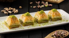 Φιστίκια: πώς απογειώνουν τα γλυκά και τα φαγητά μας σε 19 συνταγές