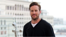 Άρμι Χάμερ: Επέστρεψε στα μέσα κοινωνικής δικτύωσης με ένα αινιγματικό βίντεο 