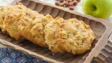 Φτιάχνουμε απίθανα cookies μήλου με καραμέλα βουτύρου