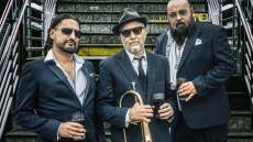 Fun Lovin’ Criminals: Η διαδρομή του δημοφιλούς συγκροτήματος των 90 's που έρχεται για συναυλίες σε Αθήνα και Θεσσαλονίκη - Δείτε βίντεο