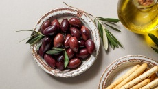 Επιτραπέζιες ελιές: ξεπίκρισμα, αποθήκευση και συντήρηση