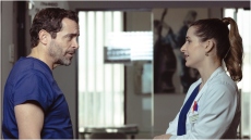 Ο Γιατρός: Η Σοφία αποκαλύπτει στον Αντρέα για τη σχέση τους