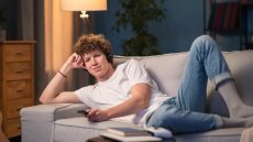 Generation Z: Θέλει λιγότερο σεξ και περισσότερους φίλους – Δείτε γιατί