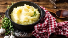 Έγινε νερουλός ο πουρές; 3 τρόποι για να τον σώσετε