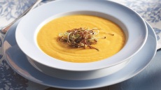 15 νόστιμες σούπες λαχανικών για vegans κι όσους απέχουν απ’ το κρέας