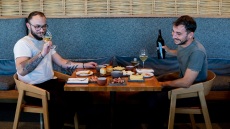 Γ. Φελεμέγκας vs Στέφανος Μιχάλης: Τι θα πει «ελληνική κουζίνα» σήμερα;