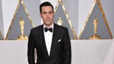 Με 27χρονο μοντέλο του OnlyFans το επόμενο βήμα στη ζωή του 53χρονου Σάσα Μπάρον Κοέν μετά το διαζύγιό του από την Άιλα Φίσερ - Δείτε φωτογραφίες