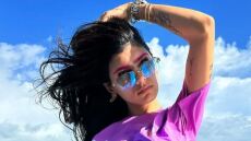 Μία Καλίφα: Πόζαρε με το εσώρουχο και τη φανέλα της Μίλαν πάνω σε σκάφος η πρώην πορνοστάρ 