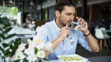 Ο αόρατος «εχθρός» που απειλεί την ανδρική γονιμότητα