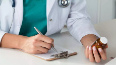 Η Eλληνίδα που επέλεξε το ECDC για το φετινό μήνυμα κατά της κατάχρησης των αντιβιοτικών