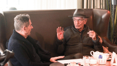 Βασίλης Βασιλικός: Η καθοριστική γνωριμία με τον Ανδρέα το '69, το «Ζ» και η Αριστερά - H τελευταία εξομολόγησή του στον Δανίκα 