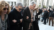 Βασίλης Βασιλικός: Συγκίνηση στο τελευταίο αντίο του σπουδαίου συγγραφέα  - Δείτε φωτογραφίες