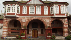 Στο φως μεγάλο μέρος της αρχικής βυζαντινής Τράπεζας του 10ου αιώνα στη Μονή Βατοπεδίου