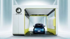 Εναλλαγή μπαταριών δοκιμάζει η Stellantis