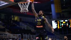 Η ΑΕΚ ανακοίνωσε το διαζύγιο με Μάκλεμορ