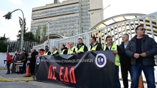 Συγκεντρώσεις διαμαρτυρίας αστυνομικών σε Αθήνα και άλλες πόλεις για τον 31χρονο συνάδελφό τους - Βίντεο και φωτογραφίες