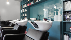 «Όργιο» φοροδιαφυγής σε μπαρ, εστιατόρια και κομμωτήρια - Ελεύθεροι επαγγελματίες δηλώνουν εισόδημα κάτω από τον βασικό μισθό