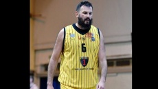 Αντώνης Φώτσης: «Ματώνει» τη φανέλα και στα 42 του!