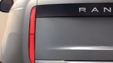 Πρώτες εικόνες από το ηλεκτρικό Range Rover