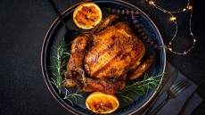 Γαλοπούλα: Τι είναι η μέθοδος «πεταλούδα» και πώς να φτιάξετε πίτα με τη γέμιση