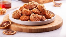 Φτιάχνουμε μελομακάρονα στο σπίτι: όλα τα μυστικά για το καλύτερο αποτέλεσμα