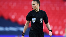 Γράφει ιστορία η Ρεμπέκα Γουέλτς - Θα γίνει η πρώτη γυναίκα διαιτητής στην Premier League 