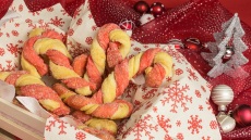 Πώς να φτιάξετε candy cane cookies στο σπίτι