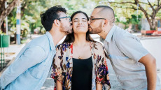 Πολυγαμία: Μήπως τελικά η αγάπη θέλει… τρίο; Δείτε ποιοι ψηφίζουν ένθερμα «υπέρ»