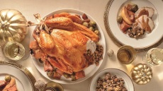 Ένα πλήρες γιορτινό μενού για 6 άτομα, με κόστος 150€