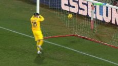 Serie A: Απίστευτη γκάφα τερματοφύλακα στον αγώνα της Μόντσα με την Φιορεντίνα - Έδωσε το γκολ στο πιάτο