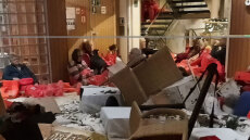 Δείτε βίντεο: Πανικός σε κρουαζιερόπλοιο στη Βόρεια Θάλασσα  με κύματα 20 μέτρων, φωνές και επιβάτες με σωσίβια