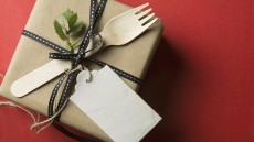 Δώρα που τρώγονται; Σας έχουμε 37 διαφορετικές προτάσεις με προϊόντα που αξίζουν