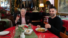 Μαγεμένος Αυλός: το εστιατόριο- θρύλος θυμάται τις πιο απίθανες Πρωτοχρονιές του