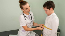 Η νόσος που απειλεί 340 εκατομμύρια παιδιά στον κόσμο – Στην Ελλάδα αφορά τέσσερις στους δέκα μαθητές