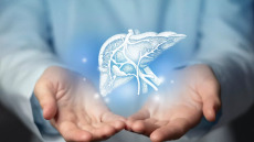 Λαϊκό – Μεταμόσχευση ήπατος από ζώντα δότη: Ο χειρουργός που την πραγματοποίησε εξηγεί πότε επιλέγεται και ποιους αφορά