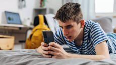 Το παιδί δέχεται παρενόχληση μέσω κινητού ή διαδικτύου – Τι να κάνετε