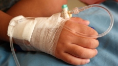 Μέγαρα: Ο 4χρονος που ξυλοκόπησε ο πατριός του, είχε νοσηλευτεί ξανά μετά από ξυλοδαρμό