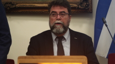 Βασίλης Οικονόμου για ομόφυλα ζευγάρια: Δεν συμφωνώ με τη λύση της αποχής